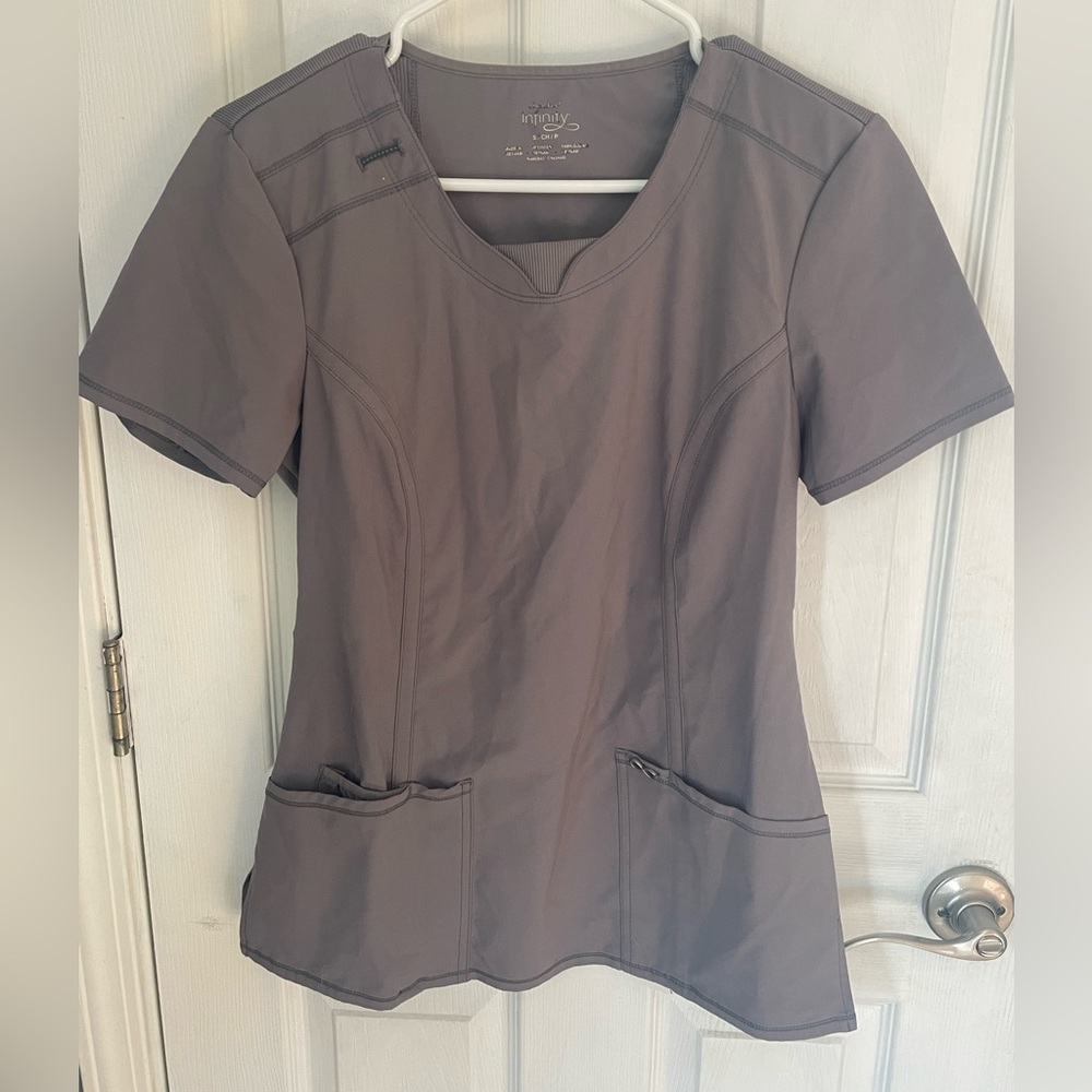 Cherokee infinity women’s scrub top